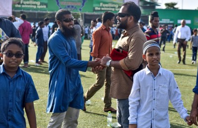 ކޮންމެ މުސްލިމަކު ވެސް އެހެން އިންސާނުން ދެކެ ލޯބިވާން ޖެހޭ