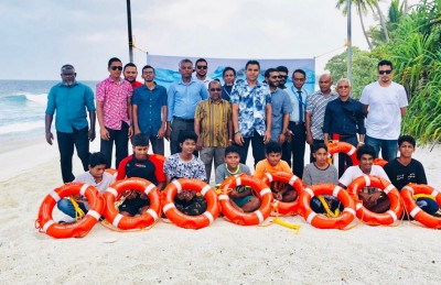 މެމްބަރު ފައިސަލް، ފުވައްމުލަކަށް ލައިފް ބޯއީ ރިންގްތަކެއް ހަދިޔާކޮށްފި