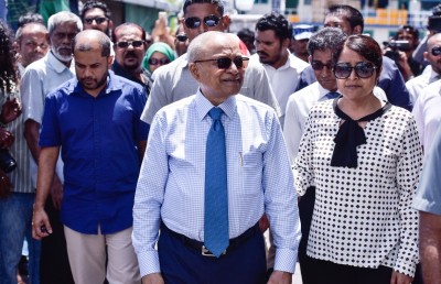 މައުމޫނަށް ގެއްލުން ދޭން އުޅޭ ކަމަށް ބުނެ ގެކޮޅުގެ ސެކިއުރިޓީ ވަރުގަދަކޮށްފި