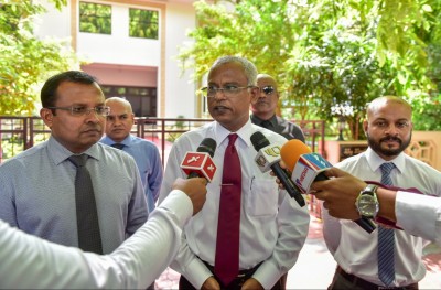 އެއް ކެންޑިޑޭޓާ ގުޅޭ މަޝްވަރާ ކޮމެޓީގެ ޗެއާމަނަކަށް އިބޫ