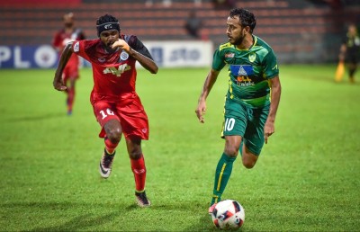 މާޒިޔާ އިން އީސަ ފެންނާނެ، އަޑުބަރޭއާ މެދު ސުވާލުތަކެއް