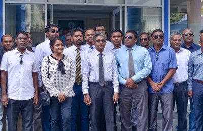 މެމްބަރުންގެ ގޮނޑީގެ މައްސަލައިގައި އިދިކޮޅު ލީޑަރުންގެ ކަންބޮޑުވުން އީސީ އަށް
