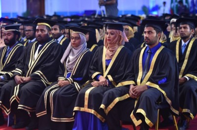 ކުދިން ނުވެގެން ޔުނިވަސިޓީގެ 50 ކޯހެއް ހުއްޓާލައިފި