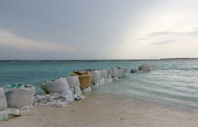 މަހާޖައްރާފު ފުނަދޫގައި، އެއާޕޯޓަށް ބިން ހިއްކަން ފަށައިފި