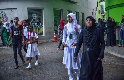 ޕޭރެންޓް ކާޑު ނެތި ދެން ސްކޫލްތަކަކަށް ނުވަދެވޭނެ: އެޑިޔުކޭޝަން