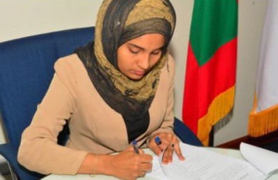 މަސައްކަތެއް ނުކުރުވައި ޕީއެސް އަށް އެއްލައްކަ ރުފިޔާ ދިން