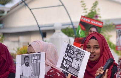 ހާސްކަމުގެ ތެރޭގައި ޝަކުވާތަކާ އެކު!