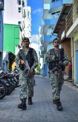 ސަރުކާރު ވައްޓާލަން އުޅޭ ކޮންމެ ބަޔަކަށް ގާނޫނީ ފިޔަވަޅު އަޅާނަން: ޑިފެންސް މިނިސްޓަރު