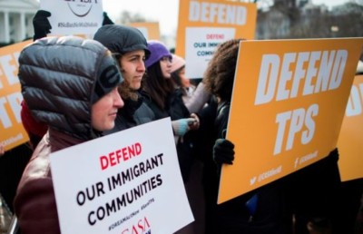 ދެ މިލިއަނެއްހާ މީހުންނަށް އެމެރިކާގެ ރަށްވެހިކަން ދެނީ