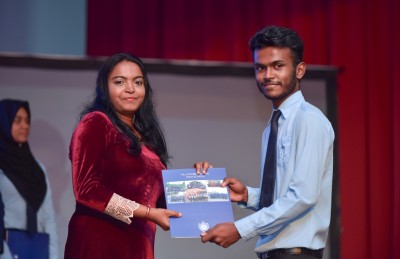 ވިލާ ހައި ސްކޫލުން 290 އަށް ވުރެ ގިނަ ދަރިވަރުން ގްރެޖުއޭޓްވެއްޖެ