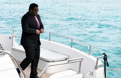 އަދީބަށް ބޭސްފަރުވާގެ ފުރުސަތު ހޯދައި ދިނުމަށް އެދިވަޑައިގެން އަނބިކަނބަލުން އެޗްއާރްސީއެމަށް