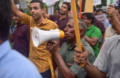 ފޯރި އާއި ޖޯޝާއެކު ސަން އައިލެންޑުގެ މުޒާހަރާ ކުރިއަށް