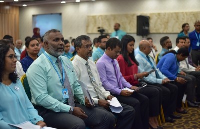 300 ޑޮކްޓަރުންގެ ތެރެއިން ލިބުނީ ދެ ޑޮކްޓަރުން!