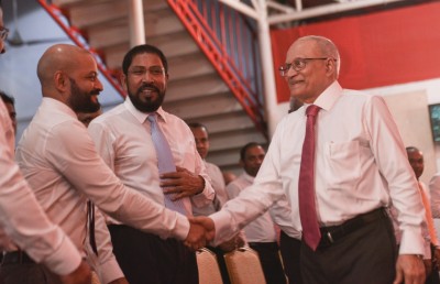 ފާރިސް، ރައީސް ޔާމީނަށް އޮތް ބިރެއްތަ؟