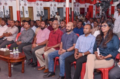 ފާރިސް، ރައީސް ޔާމީނަށް އޮތް ބިރެއްތަ؟