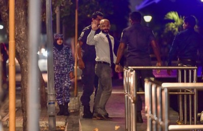 ގާނޫނީ ރައްކާތެރިކަމެއް ނެތް، އަޅުގަނޑު ނައްތާލަން ބަޔަކު އެބަ މަސައްކަތް ކުރޭ: ފާރިސް