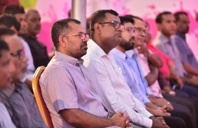 ވިލާ ފަހަތަކުން ނުދަން، ވަކި މީހަކާ ޖައްސާލައިގެން ނޫޅެން: ޒަމީރު