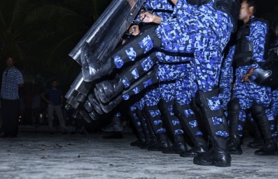 އަމުރު ތަންފީޒު ކުރި ނަމަ އެއީ އަނެއް ފެބްރުއަރީ 7: ރައީސް