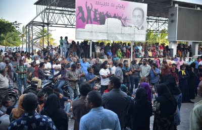 ޝަރުތެއް ނެތި ސަރުކާރުން ކޯޓުގެ އަމުރު ތަންފީޒު ކުރާނެ ކަމަށް އުއްމީދުކުރަން: އިނގިރޭސި ސަފީރު