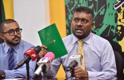 ދުސްތޫރާ ޚިލާފަށް ކުރާ އަސްކަރީ ވެރިކަމެއް ނުހިފެހެއްޓޭނެ: އިދިކޮޅު މެމްބަރުން