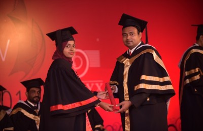 ސައިރިކްސް ކޮލެޖުން 500 އަށް ވުރެ ގިނަ ދަރިވަރުން ގްރެޖުއޭޓްވެއްޖެ