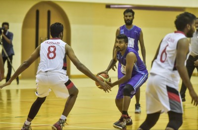 ފުރަތަމަ ދެ މެޗު ކިންގްސް އާއި ރޯޔަލްސް އަށް