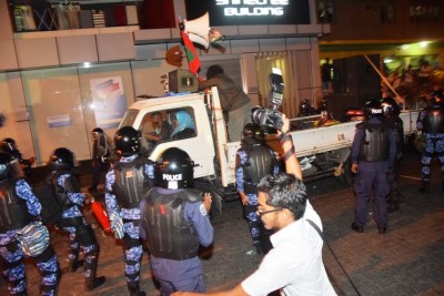 ފުލުހުންގެ ހުއްދަ ނެތި ހަތަރު ފުރޮޅުލީ ވެހިކަލް މުޒާހަރާގައި ބޭނުން ކުރުން މަނާކޮށްފި