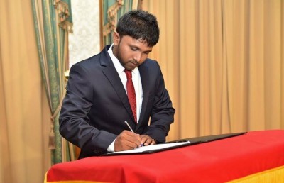 އިލްހާމްގެ ކޮއްކޮގެ ފޯނު ފުލުހުން އަތުލައިފި