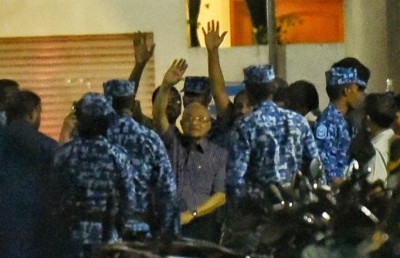 މައުމޫނަށް ވަކީލުންނާ ބައްދަލުކުރެއްވޭނެ ގޮތް ކަރެކްޝަންސް އިން ހަމަޖައްސައިދީފި