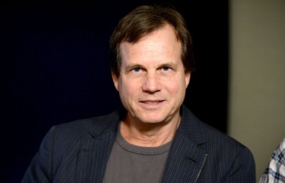 އެކްޓަރު ބިލް ޕެކްސްޓަންގެ މަރުވިތާ އަހަރެއް ފަހުން ޑޮކްޓަރަށް ދައުވާކޮށްފި