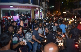 ބައެއް ނޫސްވެރިން ރޭ ކުޅުނީ ފިލްމީ މަންޒަރުތަކެއް: އަދުރޭ