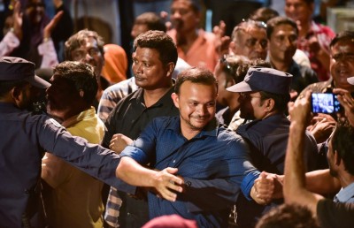 އަލީ ހުސައިނަށް 3 ތުހުމަތެއް، ނާދިރާ އަށް ދެ ތުހުމަތު