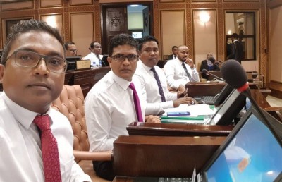 43 މެމްބަރުުން ބޭނުން! އެކަމަކު އަދިވެސް ވާނުވާއެއް ނޭނގޭ!
