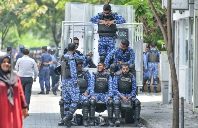 43 މެމްބަރުުން ބޭނުން! އެކަމަކު އަދިވެސް ވާނުވާއެއް ނޭނގޭ!