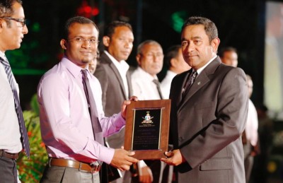ދިވެއްސެއް، ސިއްހީ ދާއިރާގެ ނުފޫޒު ގަދަ ލީޑަރުންގެ ތެރޭގައި