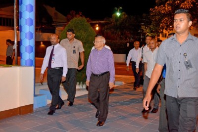 ޝަރުތުތަކަކާއެކު މަޝްވަރާ ކުރަން އައުމުން މަޝްވަރާގެ ބޭނުން ކެނޑޭ: މައުމޫން