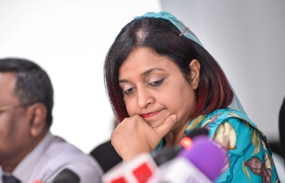 ދުންޔާ ސަރުކާރުން ވަކިވެވަޑައިގެންފި