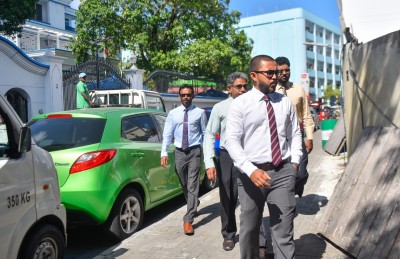 ރައްޔިތުންގެ ލާބަ އަށް މަސައްކަތް ކުރާ ނަމަ މިތިބީ ސަރުކާރުގެ ފަޅީގައި: ލަތީފް