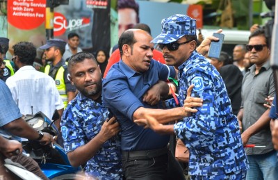 އިއްޔެގެ މުޒާހަރާ އިން ހައްޔަރުކުރި މެމްބަރު ޝާހިދާއި ލަތީފް ދޫކޮށްލައިފި