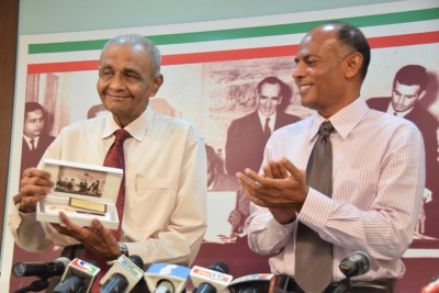 މިނިވަންކަން ލިބުމުގެ އެގްރީމެންޓްގައި ސޮއި ކުރި ގަލަންކޮޅުގެ ނަކަލެއް ނެރެފި