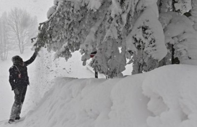 ޔޫރަޕަށް ސްނޯ ފައިބައި އާދަޔާޚިލާފަށް ފިނިގަދަވެއްޖެ