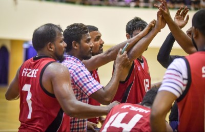 ފުޓްބޯޅަ އެއީ މާޒީ، މިހާރު ބާސްކެޓުގެ އެންމެ އުހުގައި