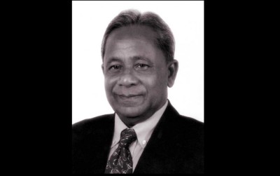 ކުރީގެ މިނިސްޓަރު އަބްދުﷲ ހަމީދަށް ސްޓްރޯކެއް ޖެހިގެން ފަރުވާދެނީ