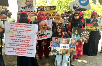 ފެބްރުއަރީ 1 ގެ ހުކުމް ތަންފީޒު ކުރަން ގޮވާލައި ލަންކާގައި އިދިކޮޅު ފަރާތްތަކުން މުޒާހަރާ ކޮށްފި