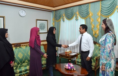 އޭލެވެލްގެ އެންމެ މޮޅު ތިން ދަރިވަރުންނާ ރައީސް ބައްދަލުކުރައްވައިފި