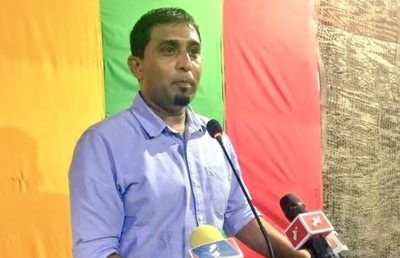 އަދުހަމް، ދޫނިދޫގައި ބަނޑުހައިހޫނު ކަމުގެ ހަޅުތާލެއް ފަށައިފި