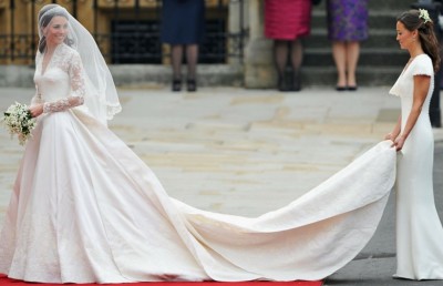 މޭގަން މާކަލްގެ ވެޑިން ޑްރެސްގެ އަގަކީ 8.5 މިލިއަން ރުފިޔާ