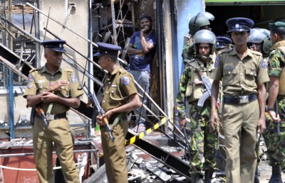 ހުކުރު ވަގުތު ހަމަލާއެއް ދީފާނެތީ ލަންކާގެ މުސްލިމުން ބިރުވެރިކަމެއްގައި