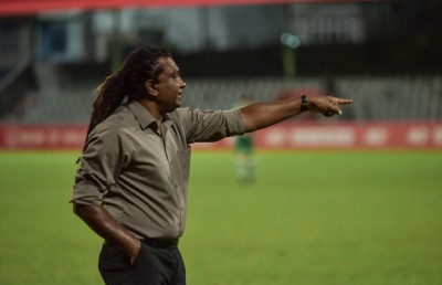 ސުޒޭނާ އޮންނަނީ ޕްރޮފެޝަނަލް ވާދަވެރިކަމެއް: މޯހަން