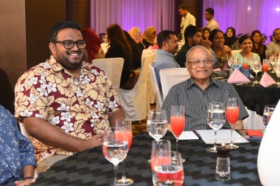 ރައީސް މައުމޫނުގެ ނައިބަކީ އަޅުގަނޑު، ރައީސް ޔާމީންގެ ނައިބަކަށް ވެސް މައުމޫނު އަޅުގަނޑަށް ތާއީދު ކުރައްވާނެ: އަދީބު